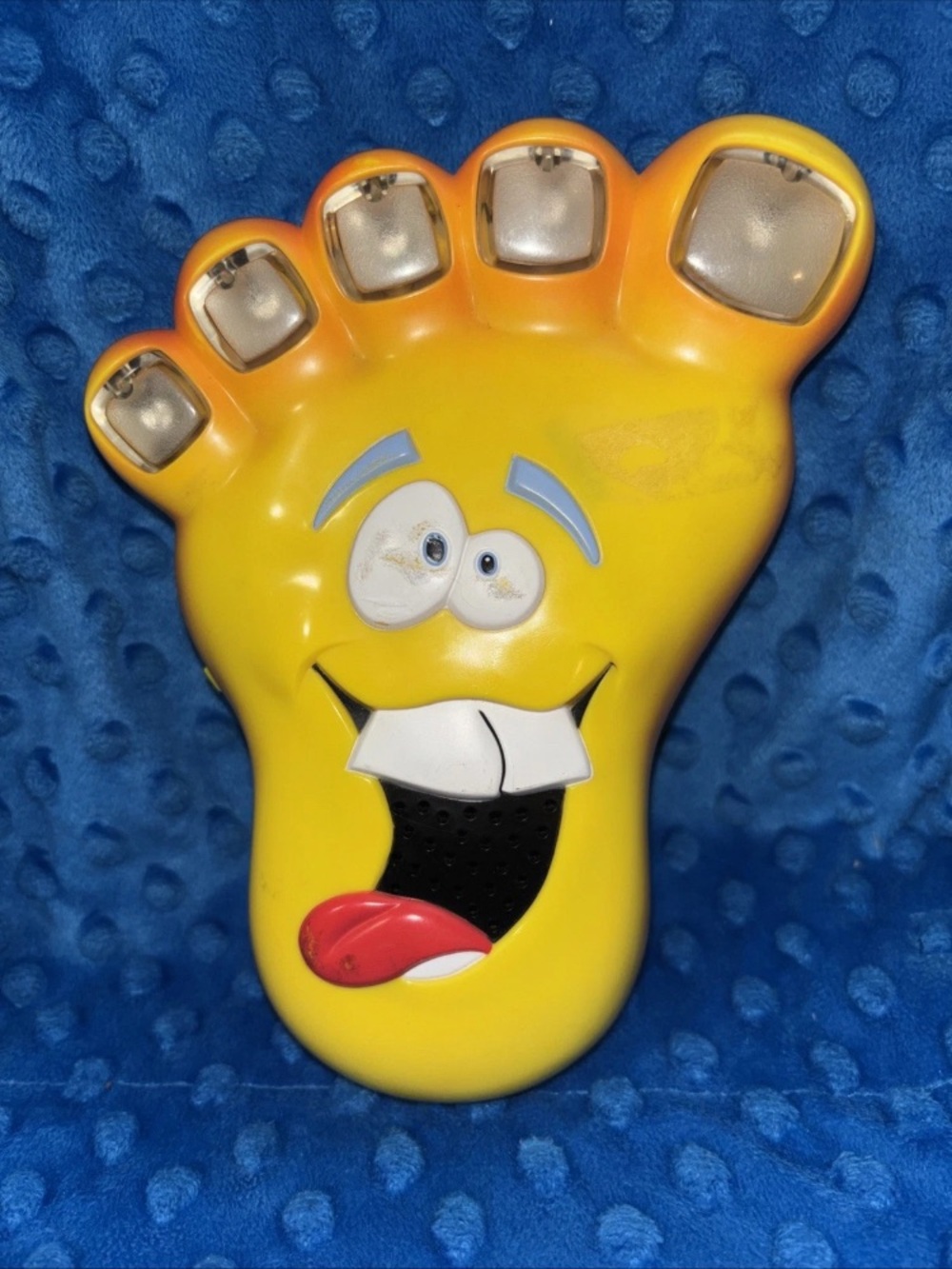 2002 Hasbro Tickle Toes Handheld Electronic Game Wigglin Gigglin Works